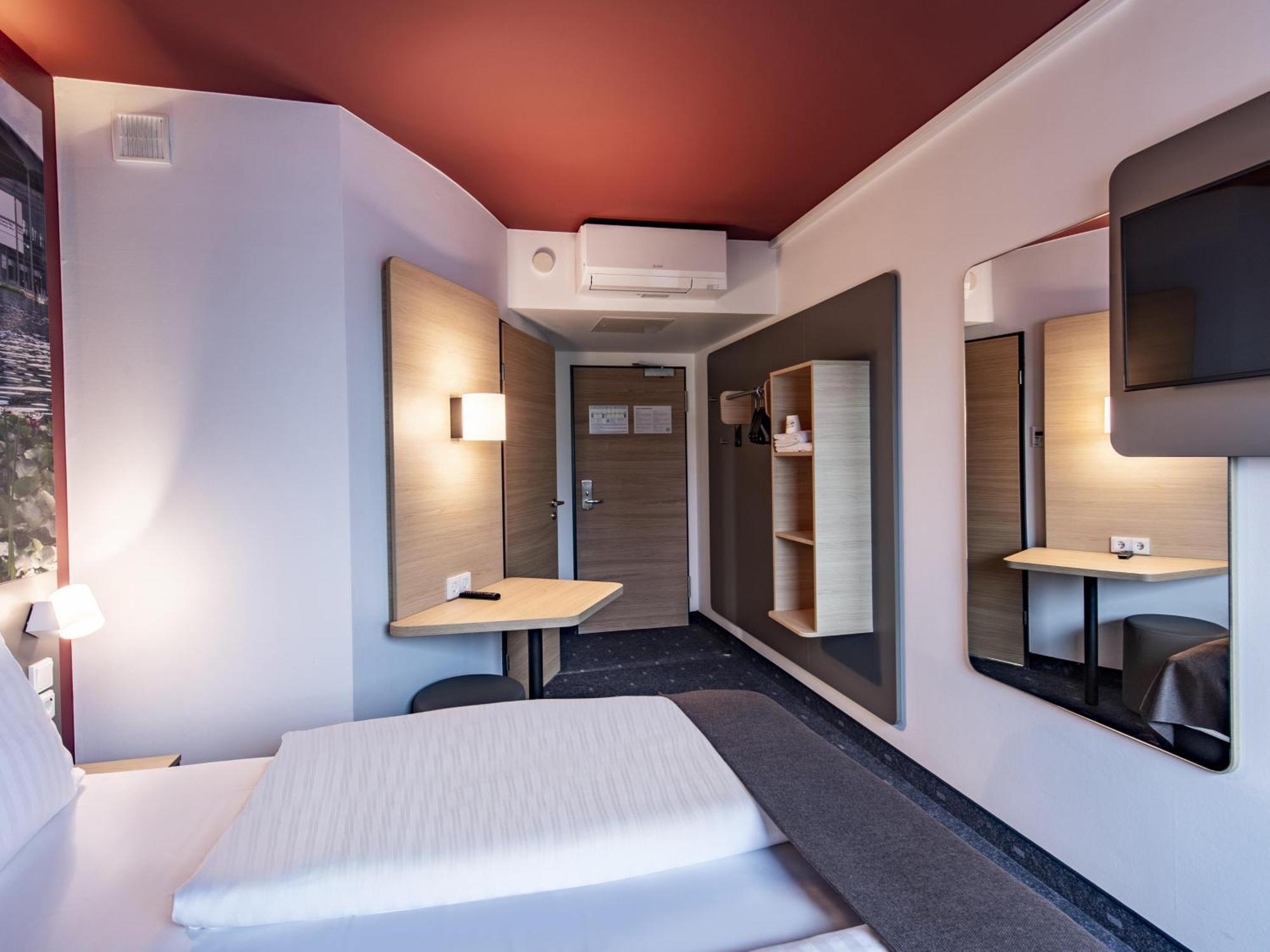 B&B Hotel Muenchen-Messe Ашхайм Экстерьер фото